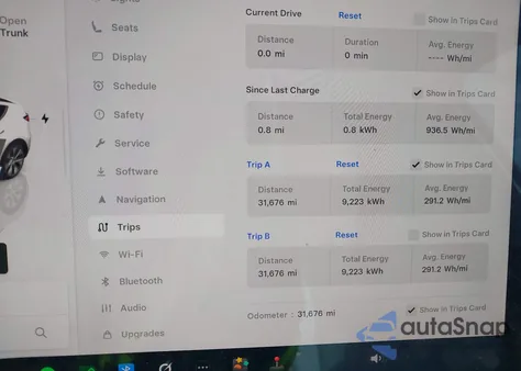 2023 Tesla Model Y Awd/Long Range Dual Motor All-Wheel Drive z USA, uszkodzony, nr VIN 7SAYGAEE4PF856425